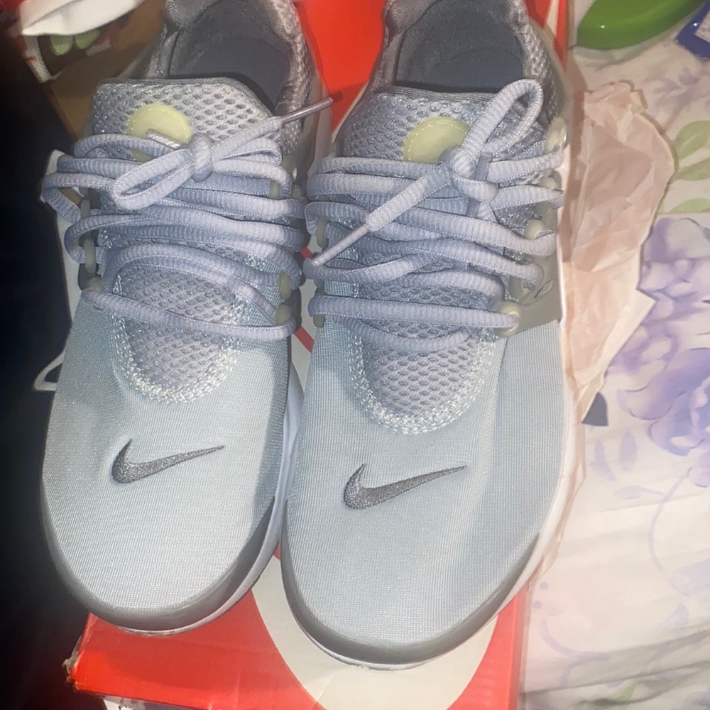 Nike presto size 5 GRAY